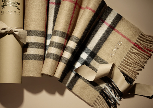 5. Burberry Festive 2014 - Creative Product Imagery